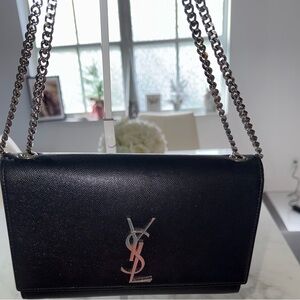 Yves Saint Laurent Kate Medium Black